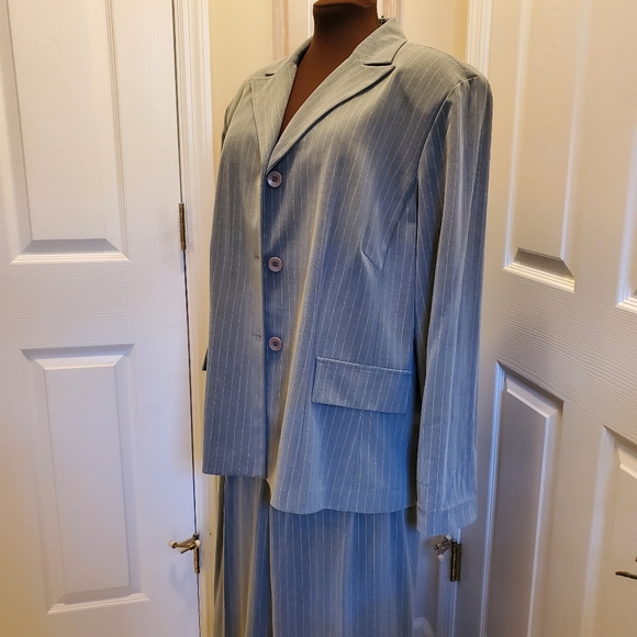 Danny & Nicole Plus Size Suit, Sz 24W - Picture 4 of 15